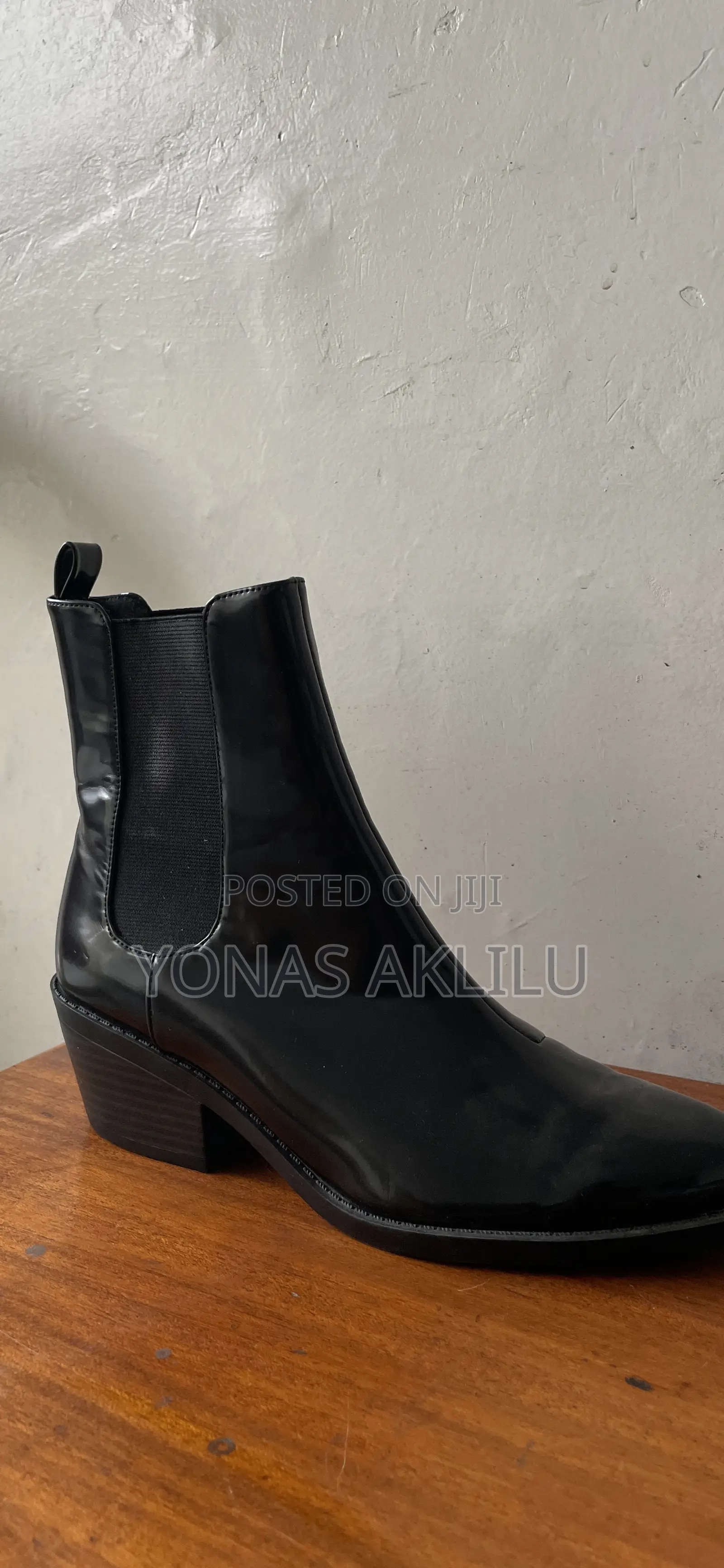 Hill Shoes From German