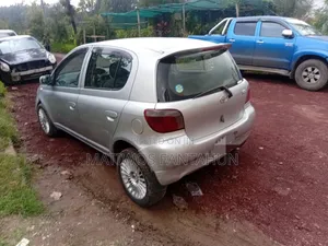 Toyota Vitz 1999 Silver