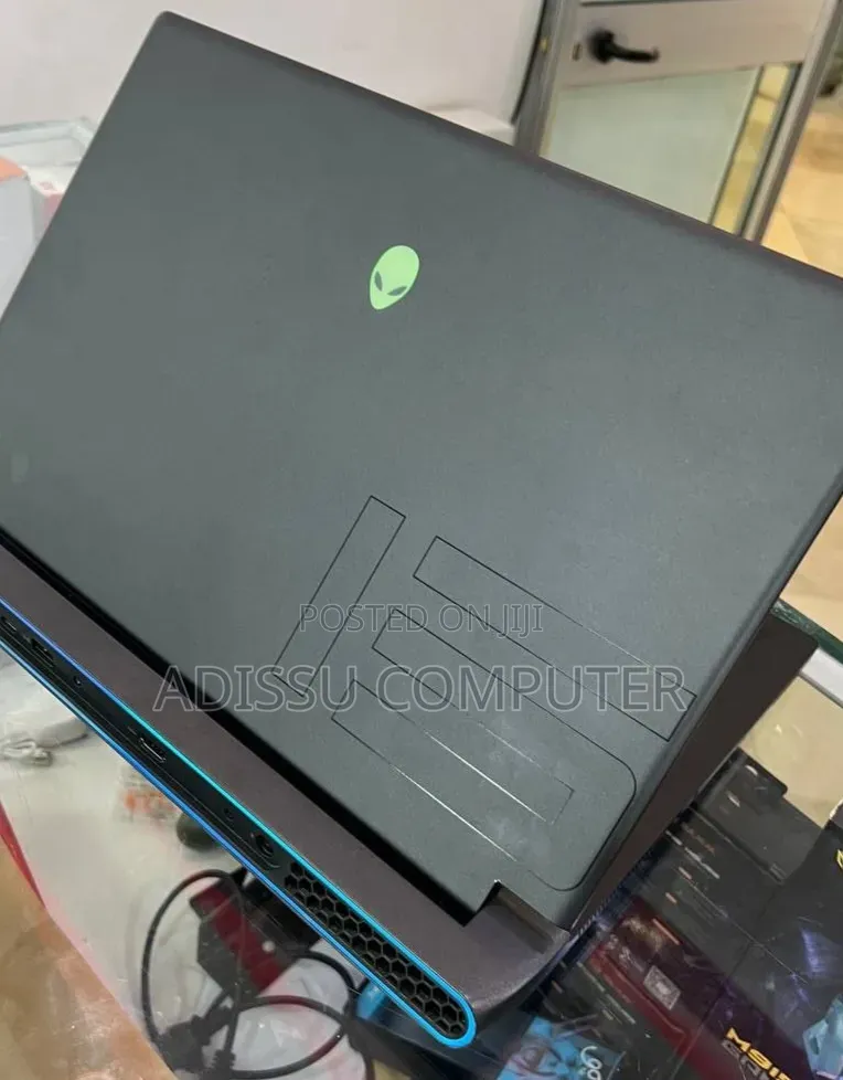 New Laptop Alienware M17x R2 16GB Intel Core i7 SSD 512GB