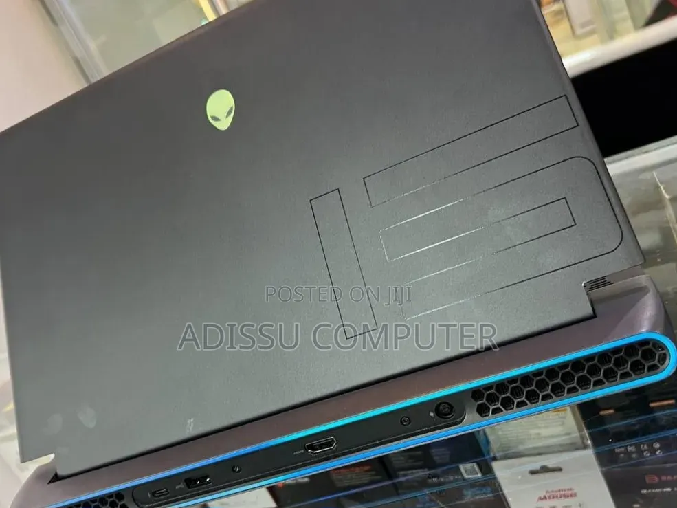 New Laptop Alienware M17x R2 16GB Intel Core i7 SSD 512GB