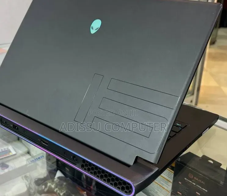 New Laptop Alienware M17x R2 16GB Intel Core i7 SSD 512GB