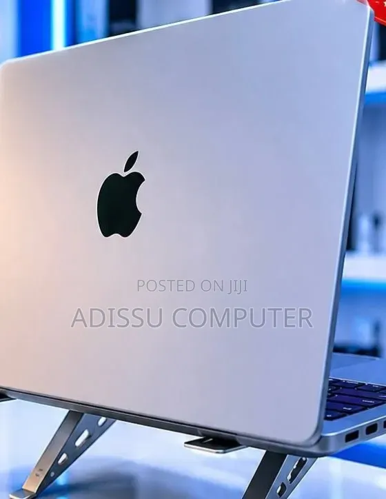 New Laptop Apple MacBook Pro 2019 16GB Apple M1 Pro SSD 512GB