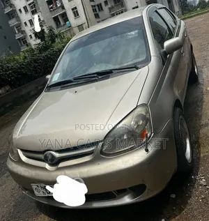 Toyota Platz 2003 Silver