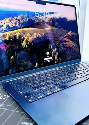 New Laptop Apple MacBook Air 2022 M2 16GB Intel Core M2 SSD 512GB