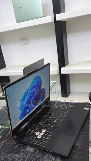 New Laptop Asus 16GB Intel Core i7 SSD 512GB