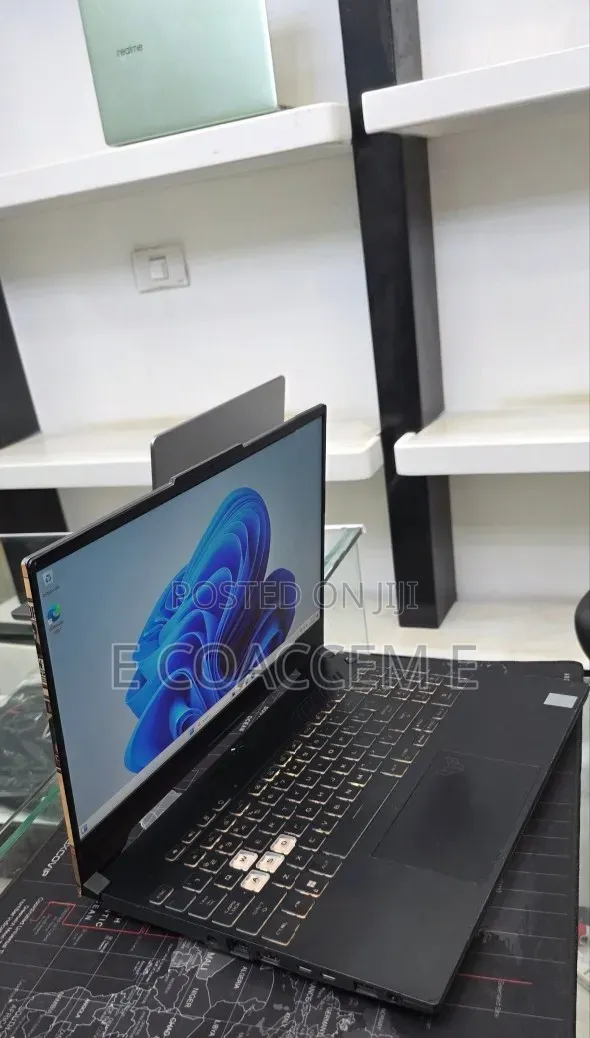 New Laptop Asus 16GB Intel Core i7 SSD 512GB