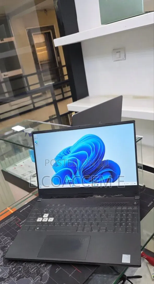 New Laptop Asus 16GB Intel Core i7 SSD 512GB