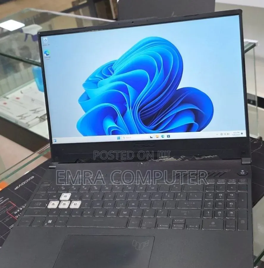 New Laptop Asus 16GB Intel Core i7 SSD 512GB