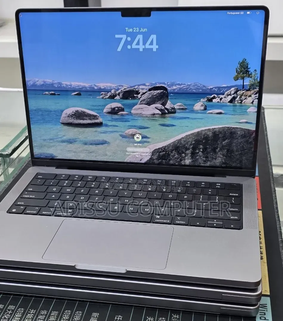 New Laptop Apple MacBook Pro 2019 32GB Apple M1 Pro SSD 512GB