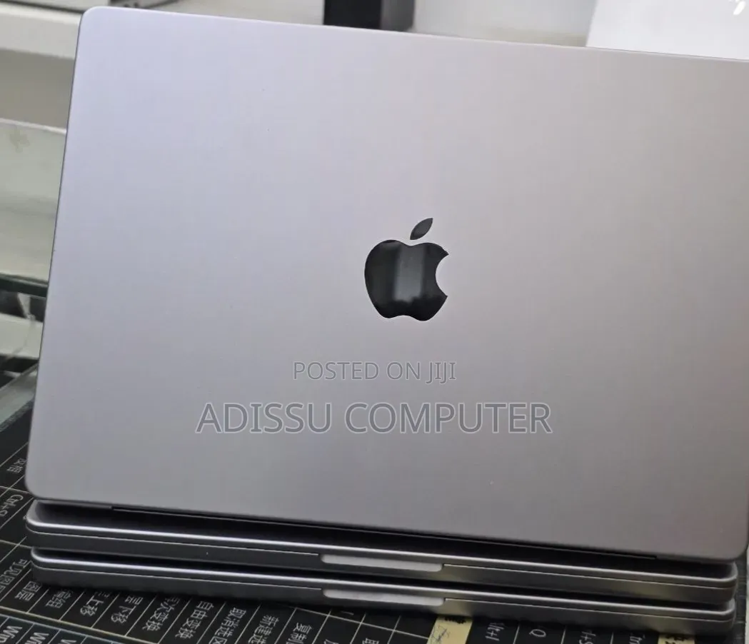 New Laptop Apple MacBook Pro 2019 32GB Apple M1 Pro SSD 512GB