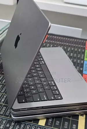 New Laptop Apple MacBook Pro 2019 32GB Apple M1 Pro SSD 512GB
