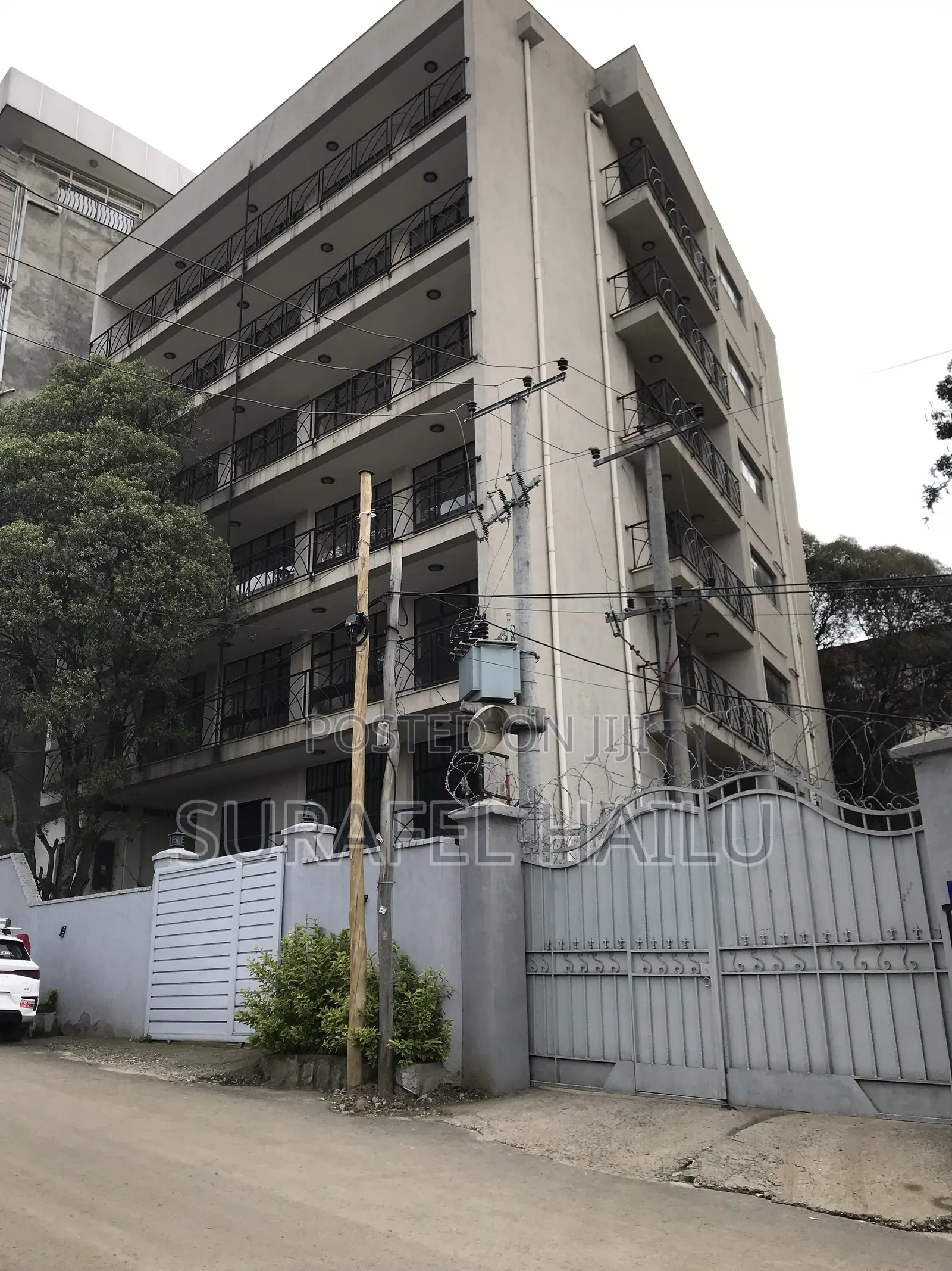 4bdrm Apartment in Addis Ketema for sale
