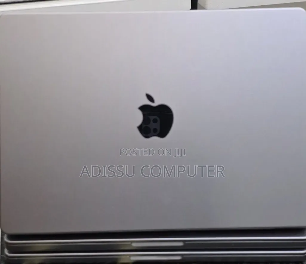 New Laptop Apple MacBook Pro 2019 32GB Apple M1 Pro SSD 512GB