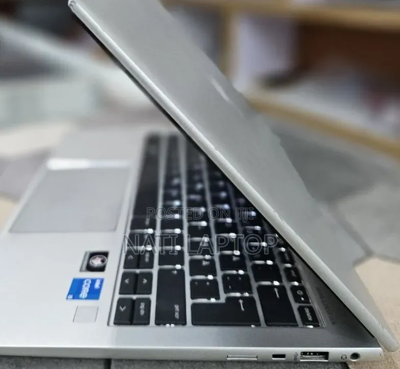 New Laptop HP EliteBook 830 G9 16GB Intel Core i5 SSD 512GB