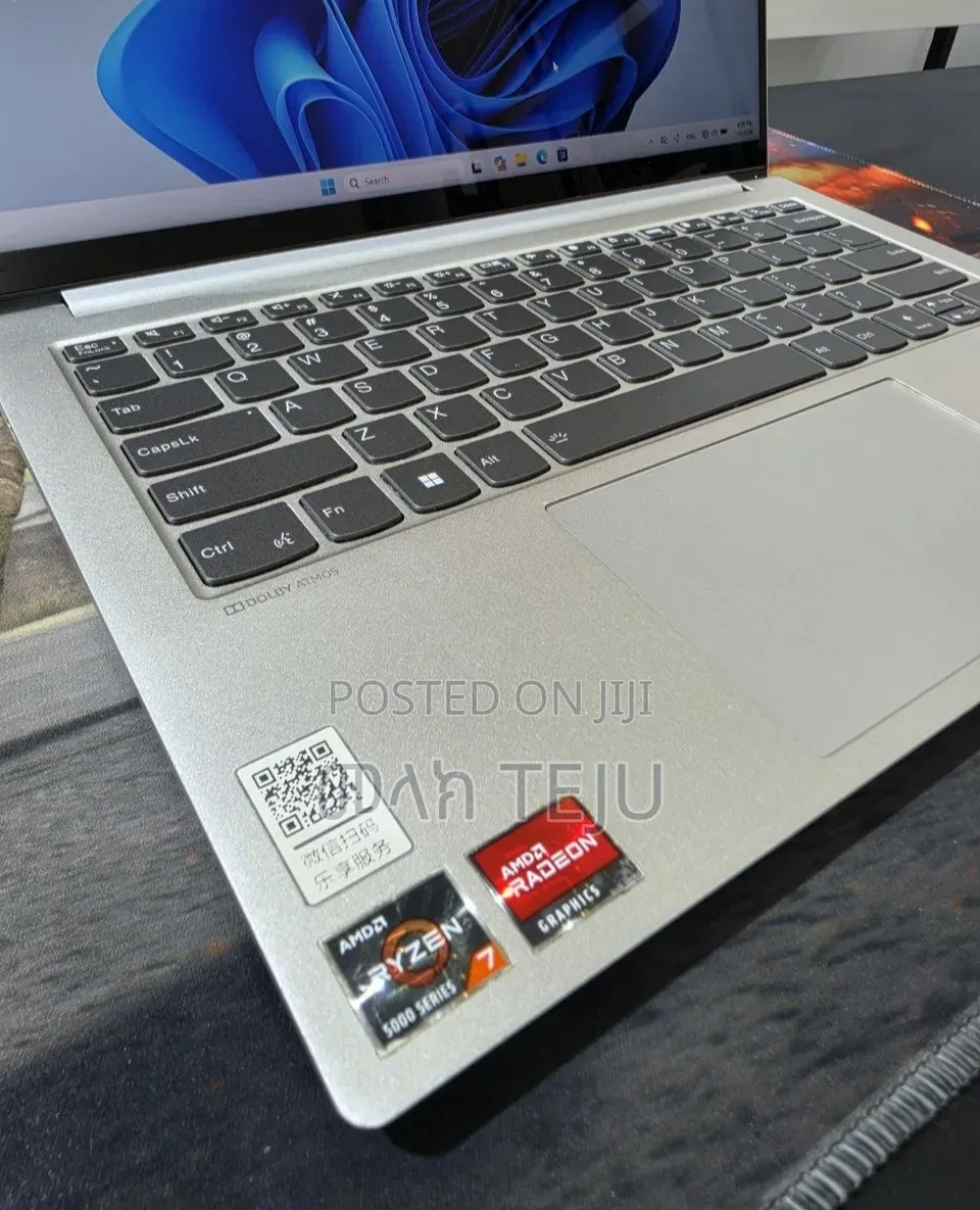 New Laptop Lenovo Yoga 330 16GB Intel Core Ultra 5 SSD 512GB
