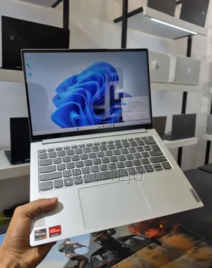 New Laptop Lenovo Yoga 330 16GB Intel Core Ultra 5 SSD 512GB