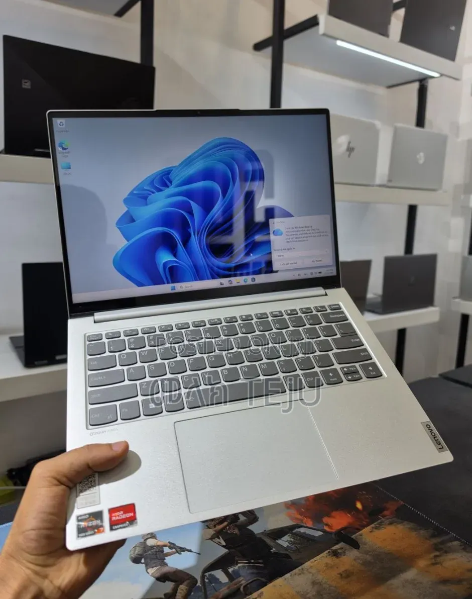 New Laptop Lenovo Yoga 330 16GB Intel Core Ultra 5 SSD 512GB