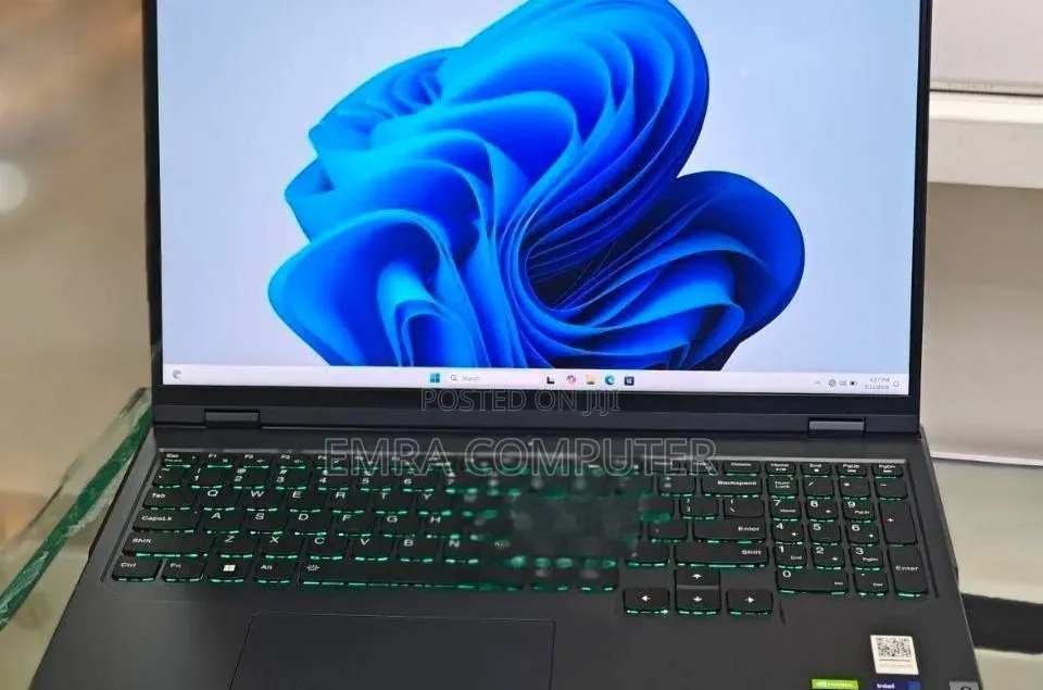 New Laptop Lenovo Legion 5 24GB Intel Core i7 SSD 1T