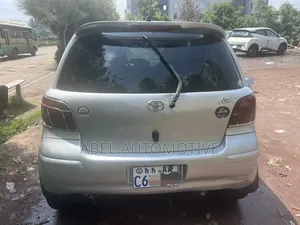 Toyota Vitz 2004 Silver