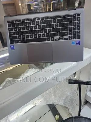 New Laptop Samsung 16GB Intel Core Ultra 7 SSD 512GB