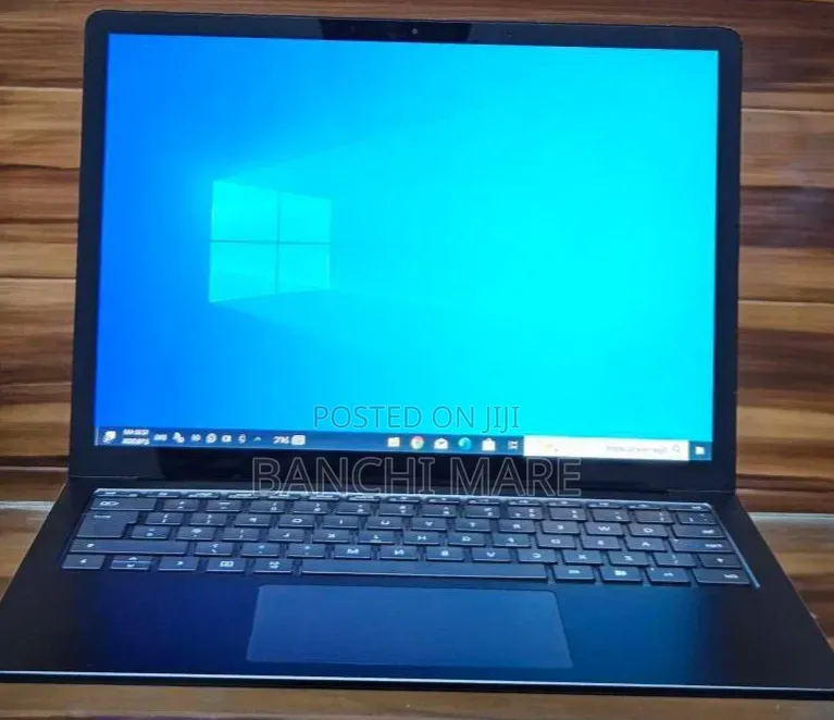 New Laptop Microsoft Surface 16GB Intel Core i7 SSD 256GB