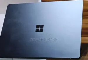 New Laptop Microsoft Surface 16GB Intel Core i7 SSD 256GB
