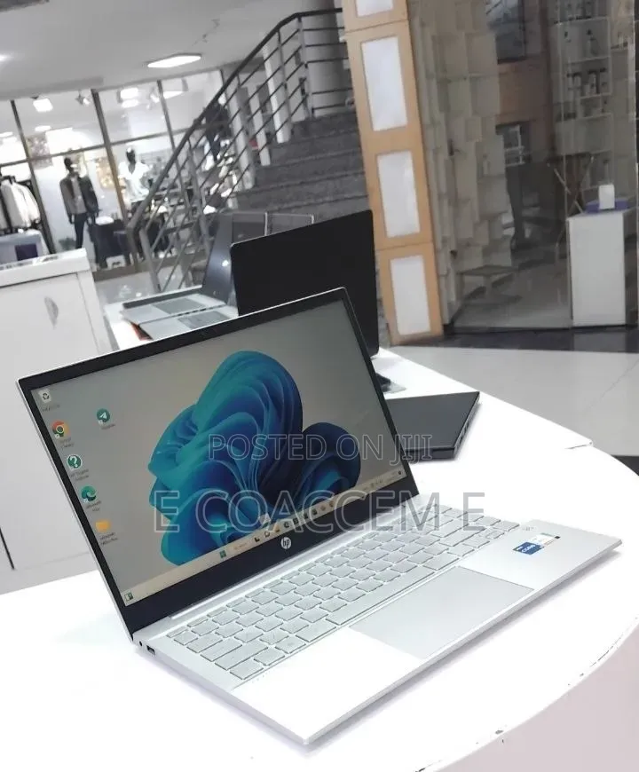 New Laptop HP 16GB Intel Core i5 SSD 512GB