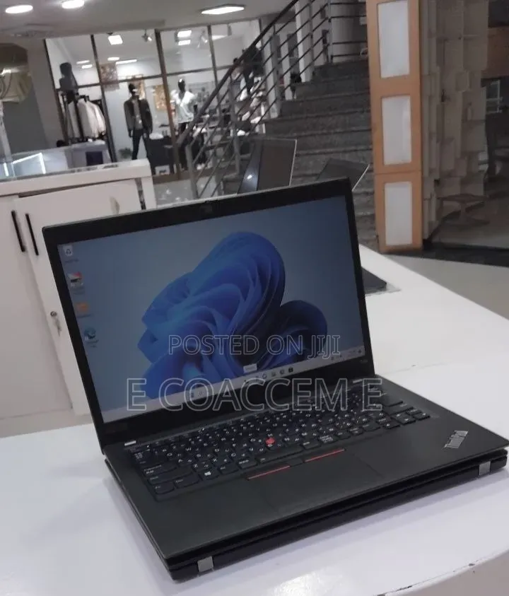 New Laptop Lenovo 16GB AMD Ryzen 5 SSD 512GB