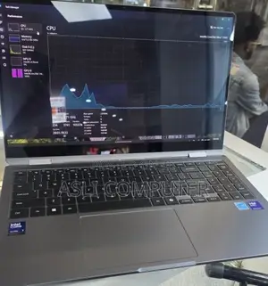 New Laptop Samsung 16GB Intel Core Ultra 7 SSD 512GB