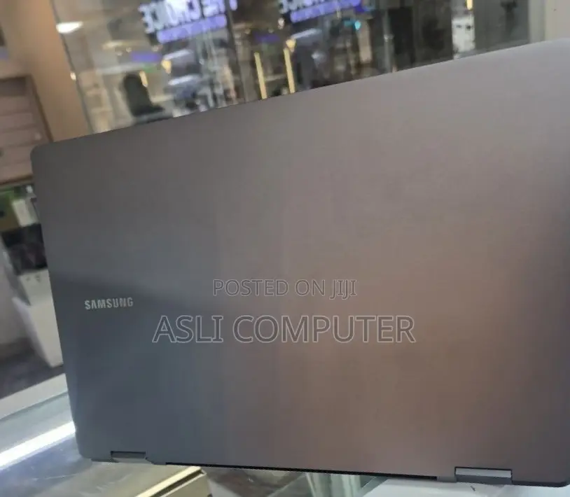New Laptop Samsung 16GB Intel Core Ultra 7 SSD 512GB