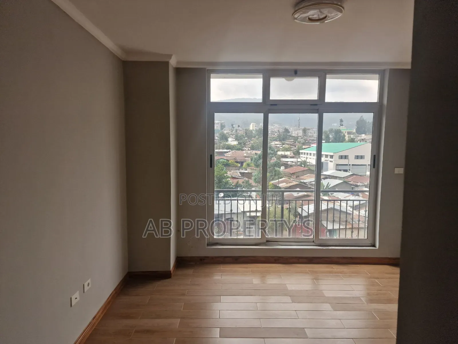 Furnished 3bdrm Apartment in መድሀንያለም, Gullele for sale