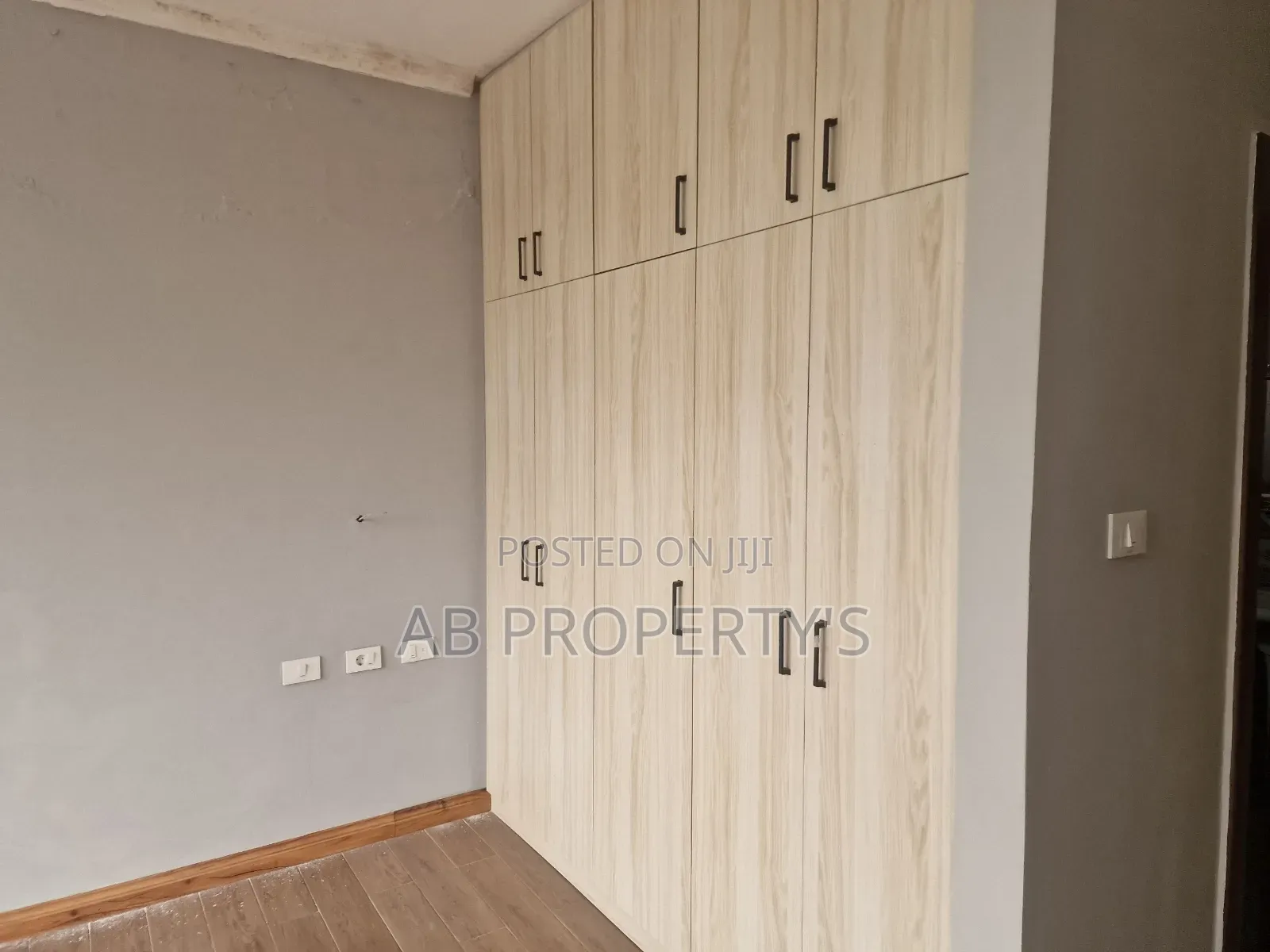 Furnished 3bdrm Apartment in መድሀንያለም, Gullele for sale