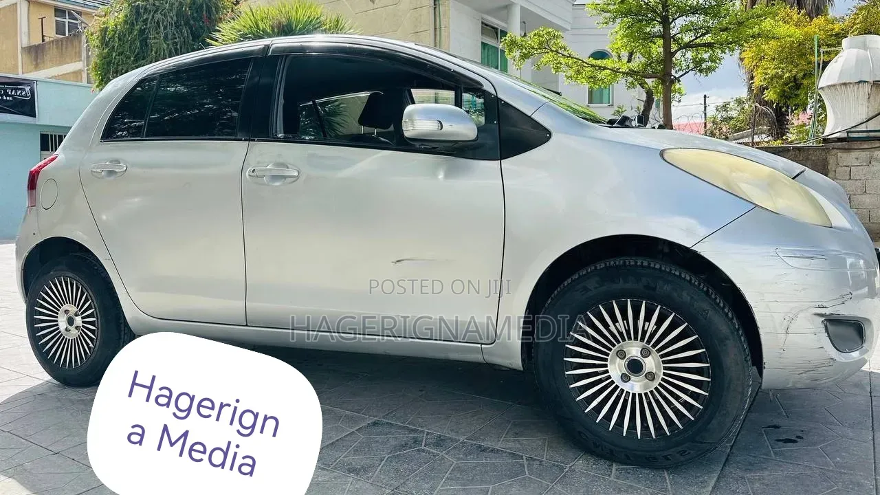 Toyota Yaris 2010 Silver