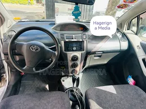 Toyota Yaris 2010 Silver