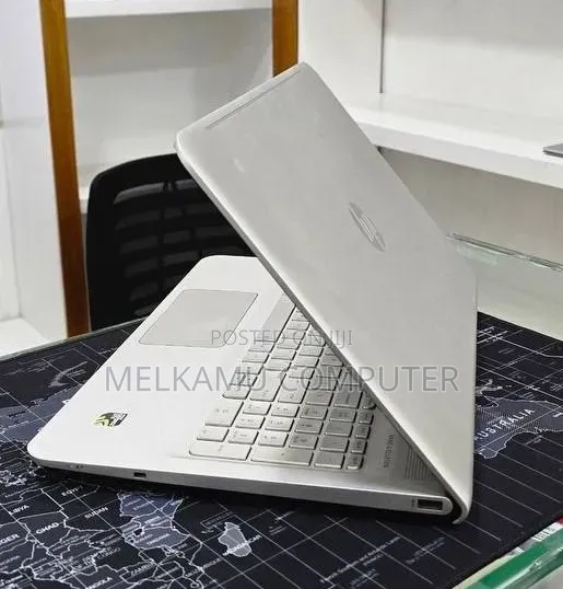 New Laptop HP Envy 15 4GB Intel Core i5 HDD 128GB