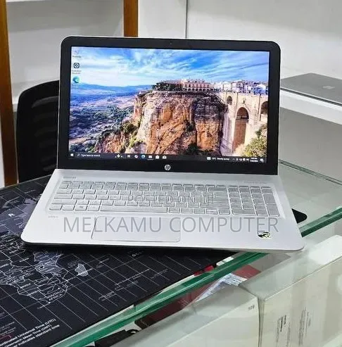 New Laptop HP Envy 15 4GB Intel Core i5 HDD 128GB