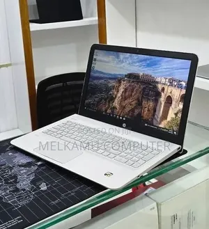 New Laptop HP Envy 15 4GB Intel Core i5 HDD 128GB