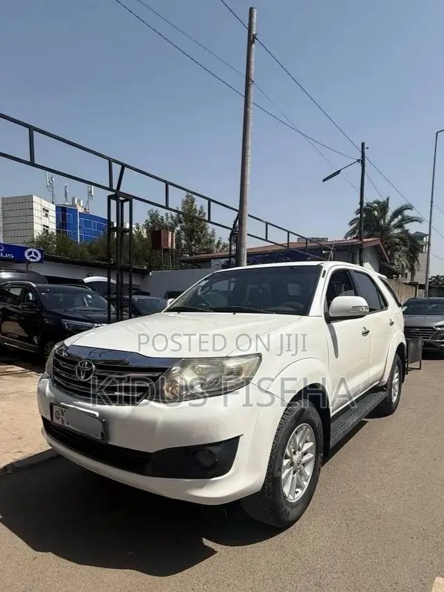 Toyota Fortuner 2012 White
