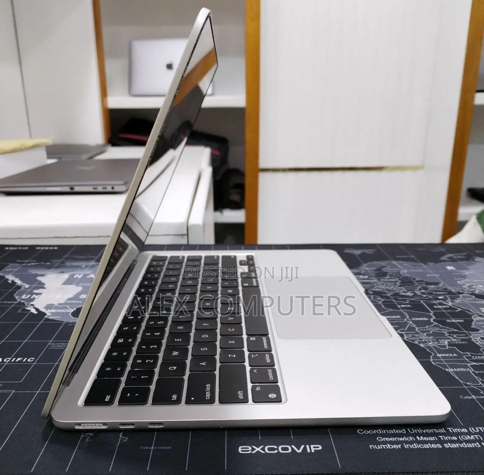 New Laptop Apple MacBook 8GB Apple M2 SSD 256GB