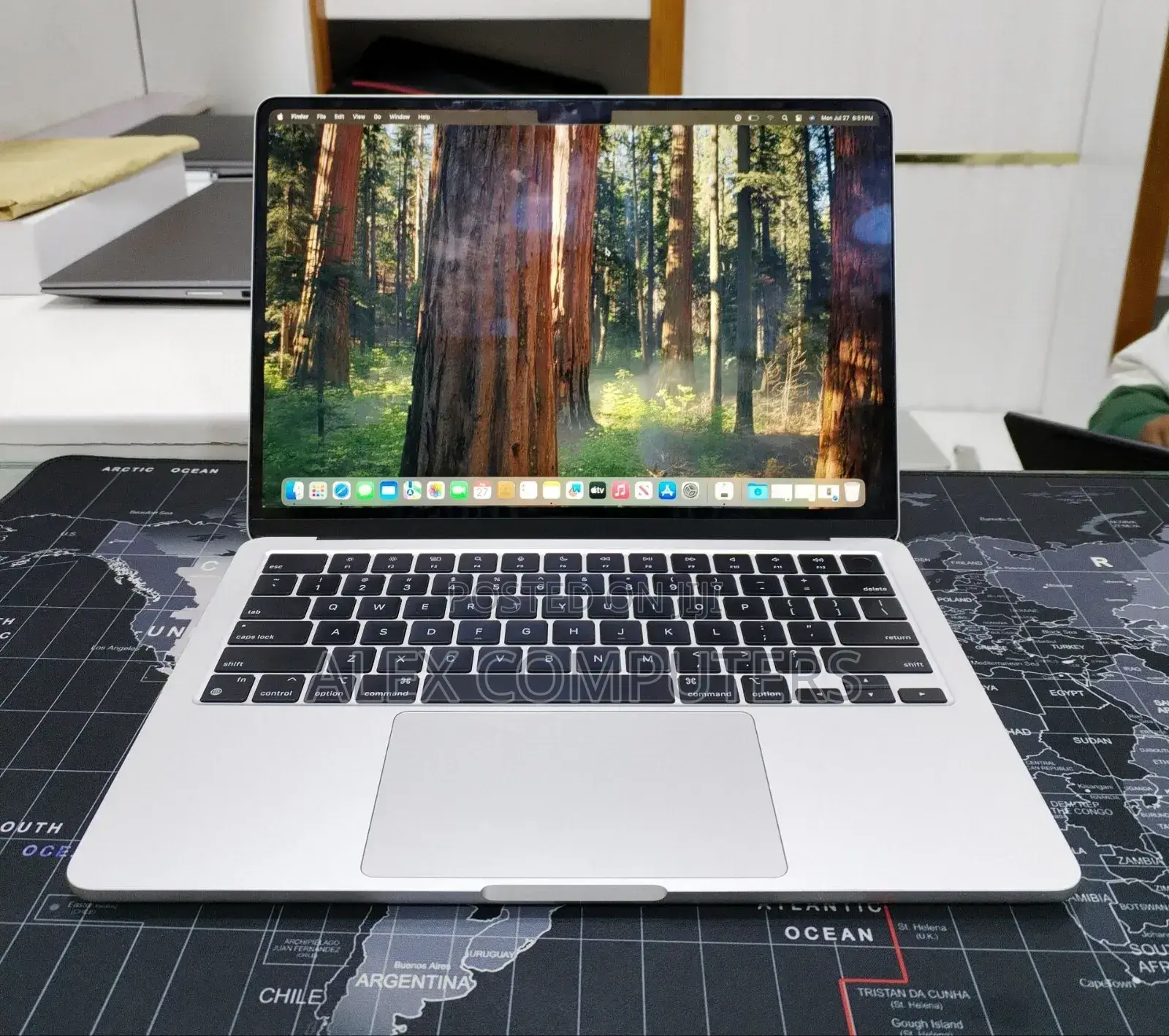 New Laptop Apple MacBook 8GB Apple M2 SSD 256GB