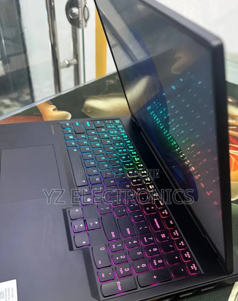 New Laptop Lenovo Legion Pro 7 32GB Intel Core i9 SSD 1T