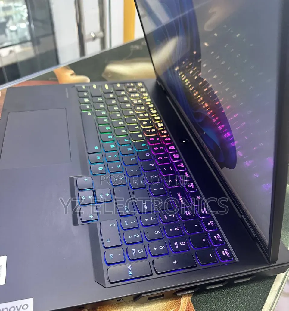 New Laptop Lenovo Legion Pro 7 32GB Intel Core i9 SSD 1T