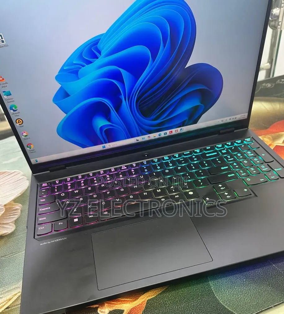 New Laptop Lenovo Legion Pro 7 32GB Intel Core i9 SSD 1T