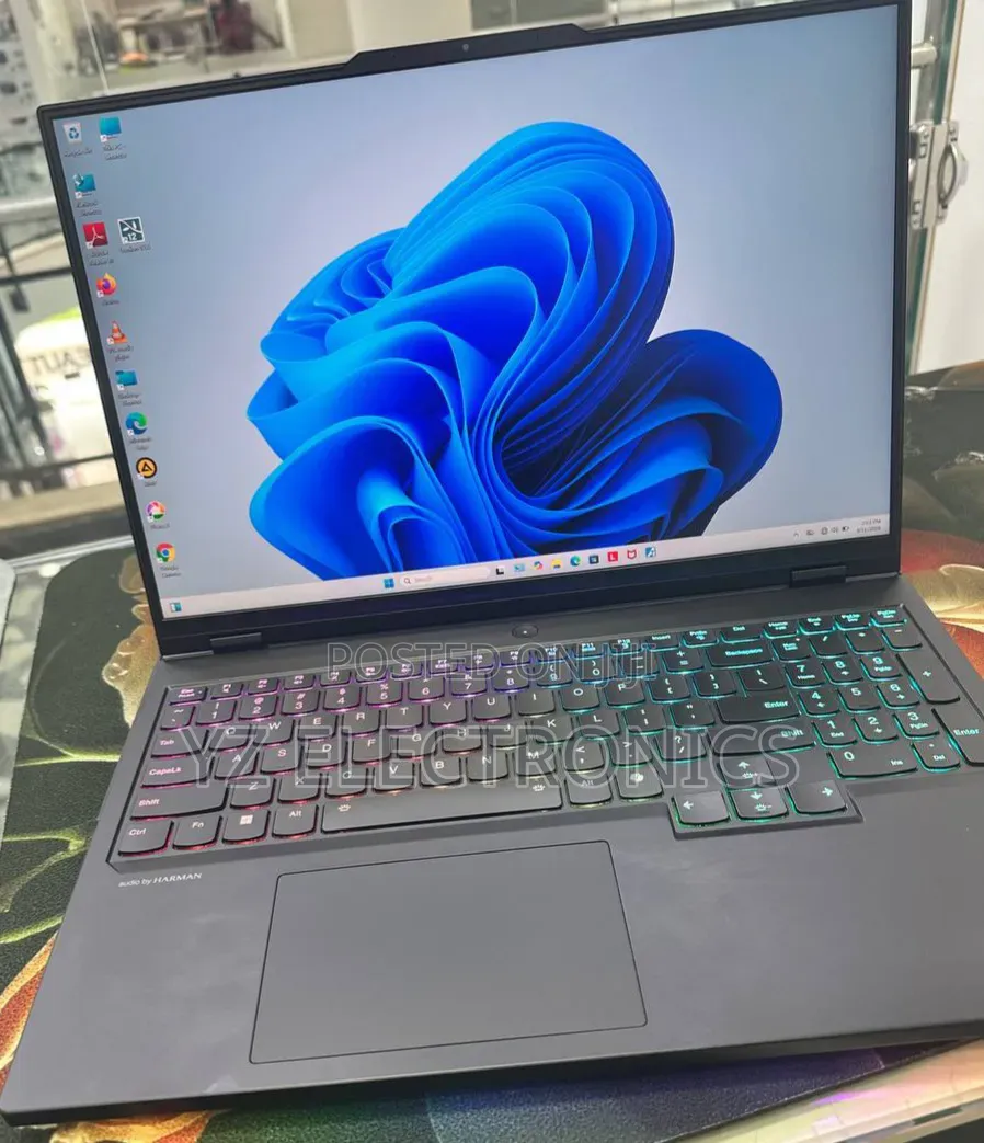 New Laptop Lenovo Legion Pro 7 32GB Intel Core i9 SSD 1T