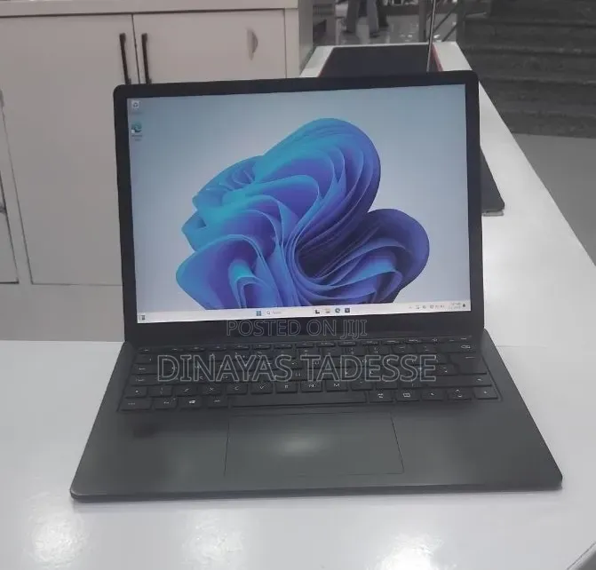 New Laptop Microsoft Surface Laptop 4 16GB Intel Core i7 SSD 512GB