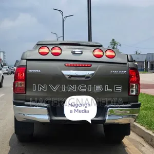 Toyota Hilux 2021 Gray
