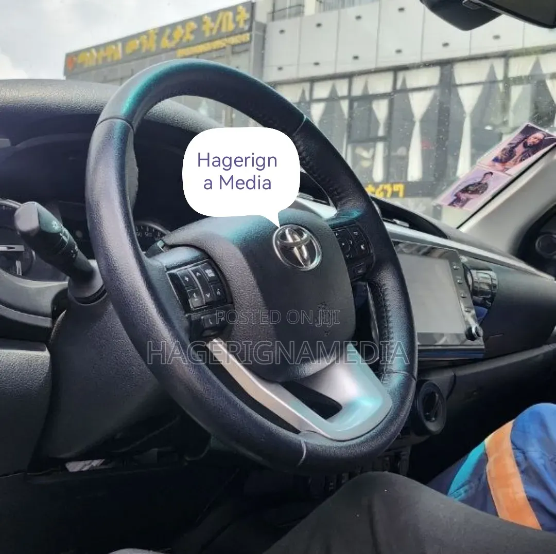 Toyota Hilux 2021 Gray