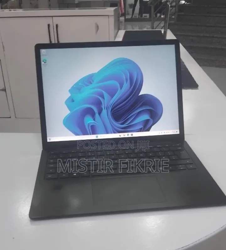 New Laptop Microsoft Surface Laptop 4 16GB Intel Core i7 SSD 512GB