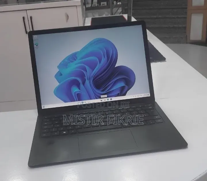 New Laptop Microsoft Surface Laptop 4 16GB Intel Core i7 SSD 512GB