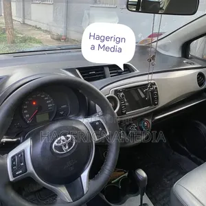 Toyota Yaris 2010 Silver